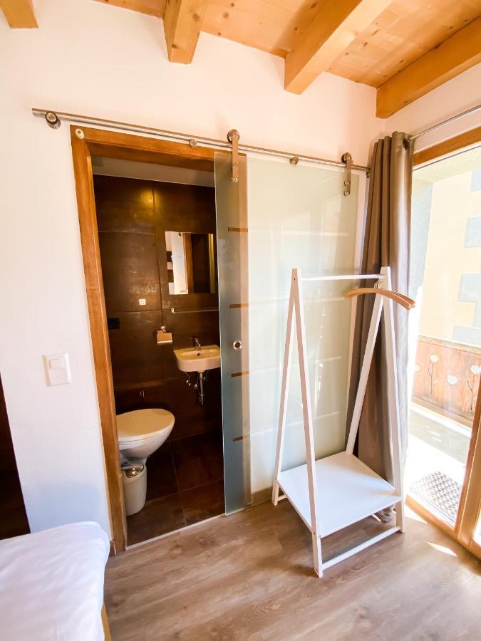 Bagnes La Baraka Hostel المظهر الخارجي الصورة