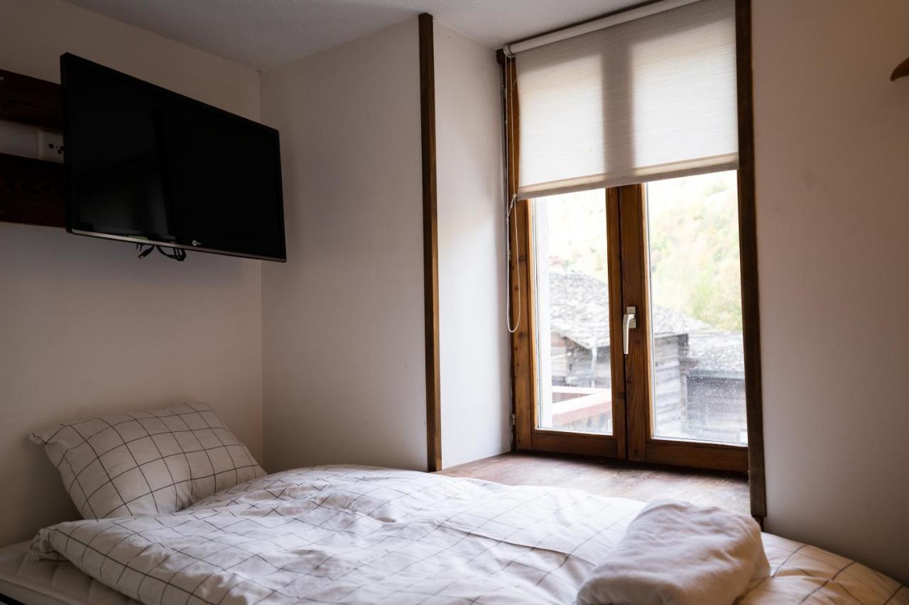 Bagnes La Baraka Hostel المظهر الخارجي الصورة